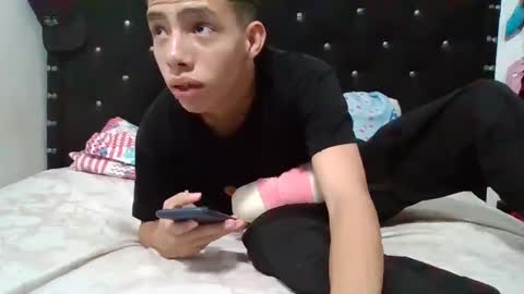 Snapshot of white_boy84723 chatting on January 24, 9:15 pm white boy online show from January 24, 9:15 pm