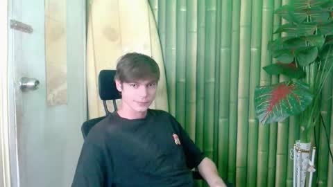Snapshot of whiteboyinasia chatting on October 10, 8:42 am Christian online show from October 10, 8:42 am