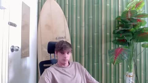 Snapshot of whiteboyinasia chatting on October 16, 5:51 am Christian online show from October 16, 5:51 am