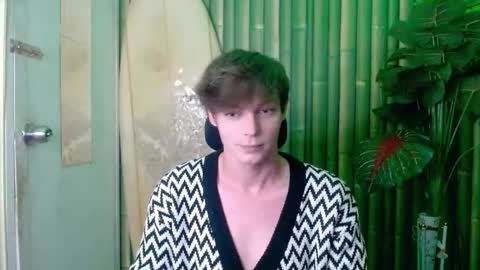 Snapshot of whiteboyinasia chatting on October 19, 10:53 am Christian online show from October 19, 10:53 am