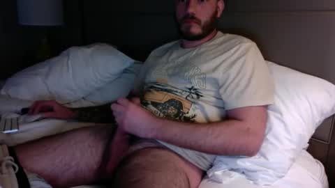 whitebubblebutt44 online show from February 10, 3:24 am