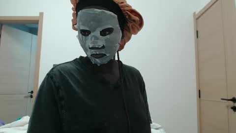 whitenightandqueen online show from April 29, 10:36 pm