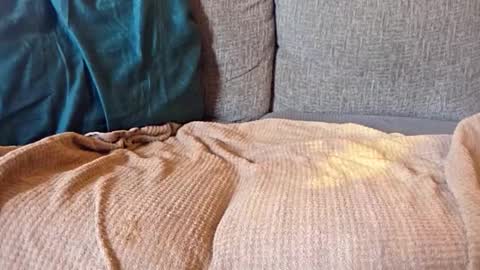 whorekneeweeny online show from March 15, 6:33 pm