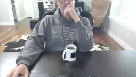 Snapshot of whyjonnie chatting on October 20, 4:01 pm Why Jonnie online show from October 20, 4:01 pm