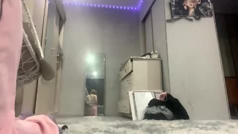 Kira online show from October 31, 3:34 pm