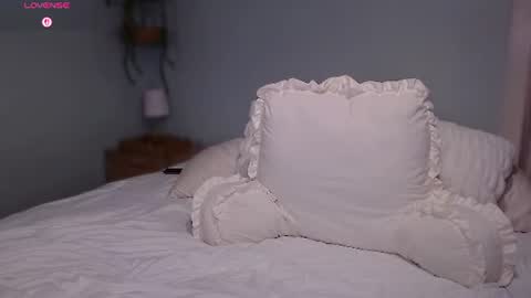 WickedWifeXO online show from June 12, 1:26 am