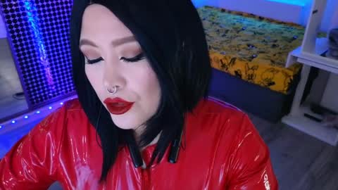 Laura  online show from May 13, 9:13 pm