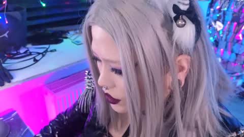 Laura  online show from March 1, 10:42 pm