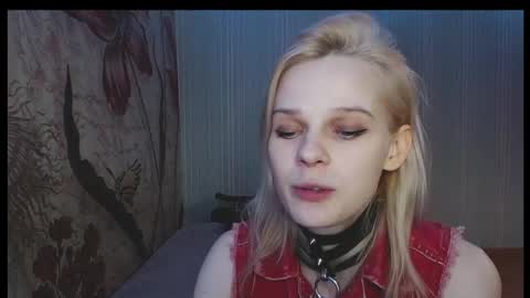 Snapshot of wicky_hey chatting on March 1, 12:17 am Victoria online show from March 1, 12:17 am