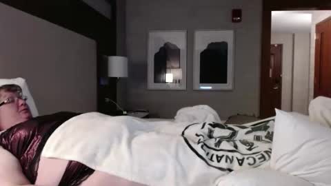 wifeysbigcock online show from May 9, 6:52 am