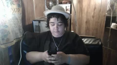 wigper online show from April 18, 11:16 pm