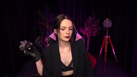 Alice online show from April 8, 3:26 pm