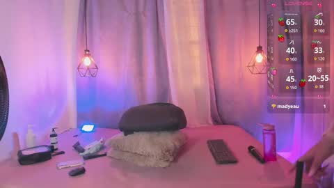 Lily  online show from October 27, 7:58 pm