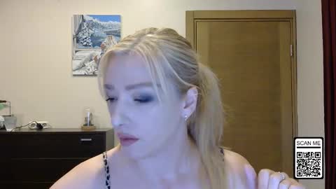 Snapshot of wild_silk_desire chatting on September 20, 1:36 pm Alina online show from September 20, 1:36 pm