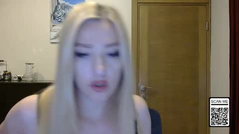 Snapshot of wild_silk_desire chatting on October 9, 1:38 pm Alina online show from October 9, 1:38 pm