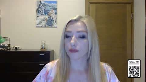 Snapshot of wild_silk_desire chatting on October 18, 2:43 pm Alina online show from October 18, 2:43 pm