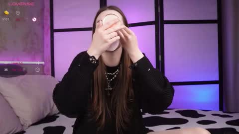 .. alice .. online show from March 8, 8:51 am