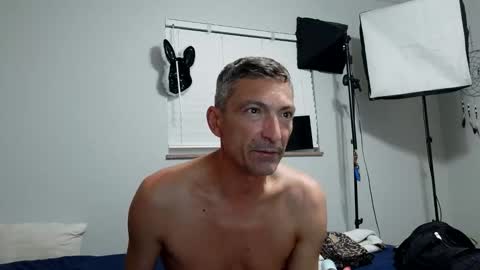 wildinintn online show from April 19, 4:02 am