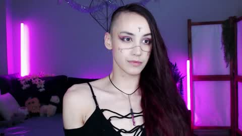 Snapshot of wildorchid_ chatting on December 15, 6:07 am Master Kieran hehim online show from December 15, 6:07 am