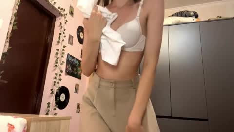 wildpeachh online show from April 22, 4:58 pm