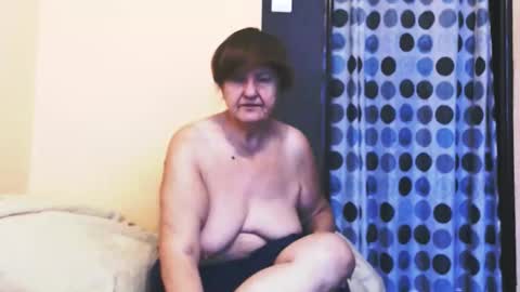 WildRedCat online show from October 20, 8:41 am