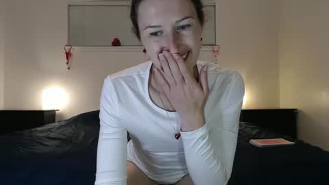 WildRose L - check my Pinned tweet if you dont see me online within 5 minutes after Ive sent email notifications online show from February 28, 2:09 am