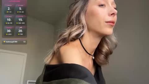 wildsable_ online show from October 9, 9:26 am