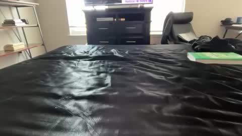 wildtravis online show from March 29, 6:20 pm