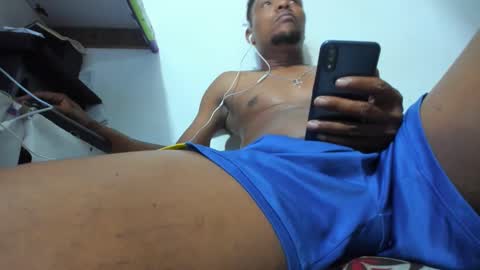 Snapshot of wilfer484725 chatting on September 25, 1:12 am wilfer online show from September 25, 1:12 am
