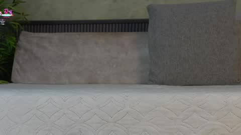 Ms Willow online show from April 12, 11:03 am