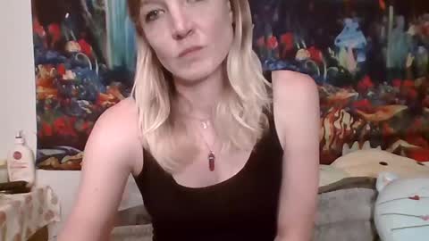 willowxo223 online show from June 30, 1:05 am