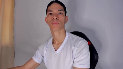 Snapshot of willy_veins chatting on March 2, 2:21 pm willy_veins online show from March 2, 2:21 pm