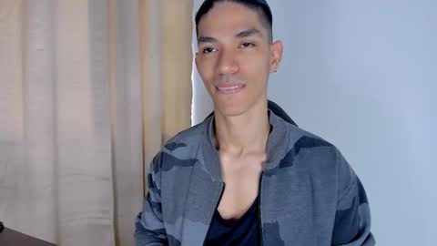 Snapshot of willy_veins chatting on February 16, 1:05 pm willy_veins online show from February 16, 1:05 pm