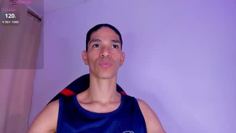 Snapshot of willy_veins chatting on February 23, 9:59 pm willy_veins online show from February 23, 9:59 pm