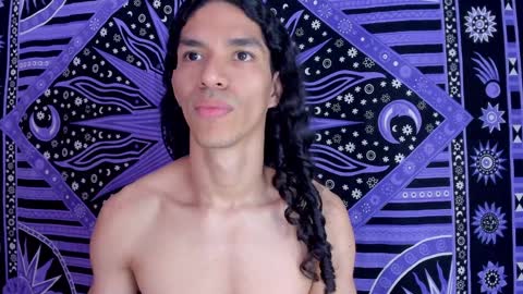 Snapshot of willy_veins chatting on January 23, 1:35 pm willy_veins online show from January 23, 1:35 pm