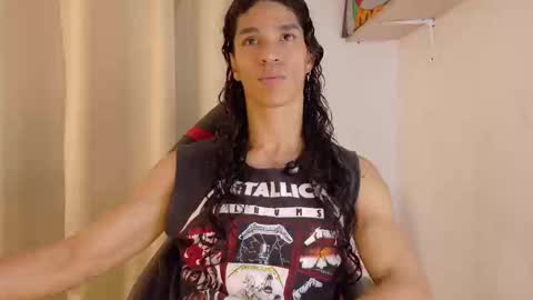 Snapshot of willy_veins chatting on September 20, 11:52 pm willy_veins online show from September 20, 11:52 pm