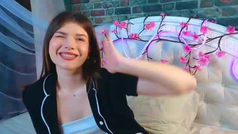 Vicki3 online show from March 26, 7:35 am