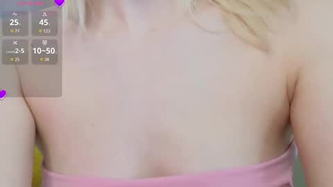 Snapshot of wilonebute chatting on October 13, 11:40 pm Mary online show from October 13, 11:40 pm