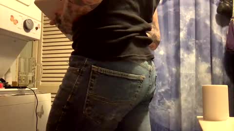 Snapshot of wiltryanything2x chatting on October 23, 4:47 am Will online show from October 23, 4:47 am