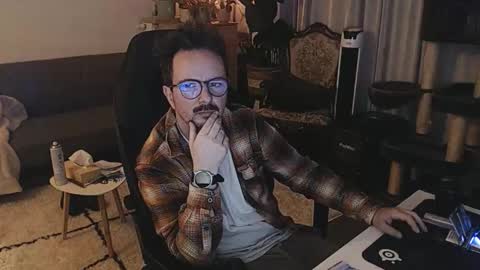 Snapshot of winnydepooh chatting on October 25, 3:29 am cream36 online show from October 25, 3:29 am