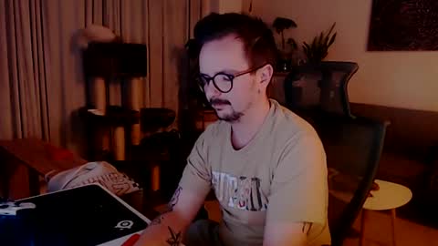 Snapshot of winnydepooh chatting on January 24, 9:04 pm cream36 online show from January 24, 9:04 pm