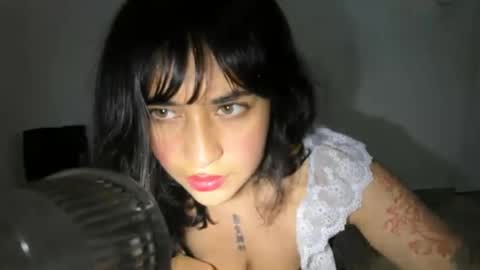 witch_3333 online show from July 14, 4:06 am