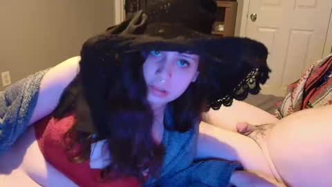 witchbitchmommy online show from March 19, 11:59 am