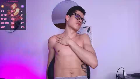  W O L F  online show from February 26, 12:19 pm