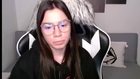 Snapshot of wolfs_daughter chatting on September 17, 3:21 am Alex online show from September 17, 3:21 am