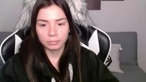 Snapshot of wolfs_daughter chatting on March 9, 1:04 am Alex online show from March 9, 1:04 am