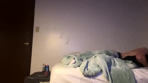 YouKnowWho online show from December 8, 9:35 am