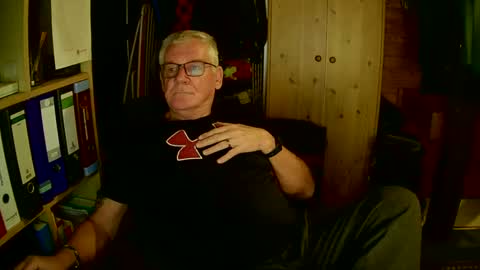 Snapshot of wonneprop10 chatting on February 24, 5:53 pm Always Horny online show from February 24, 5:53 pm