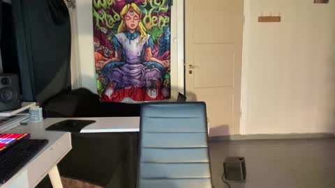 wulffi95 online show from March 2, 8:04 pm