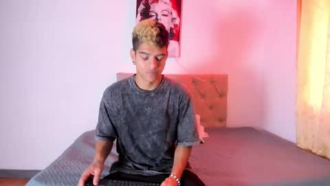 Snapshot of wyatt_2 chatting on September 29, 11:31 am wyatt online show from September 29, 11:31 am